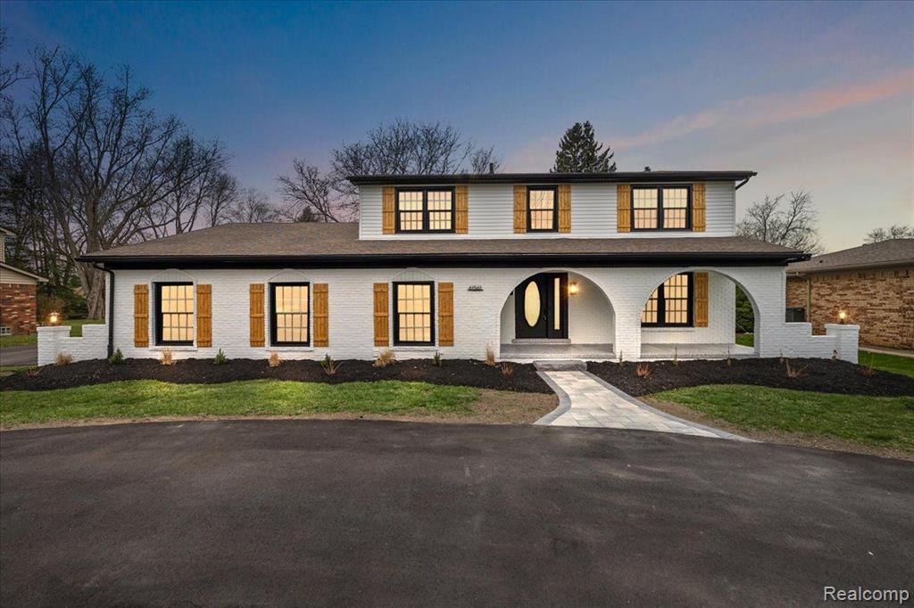 61561 N RIDGE Trail, Washington, MI — Photo 2