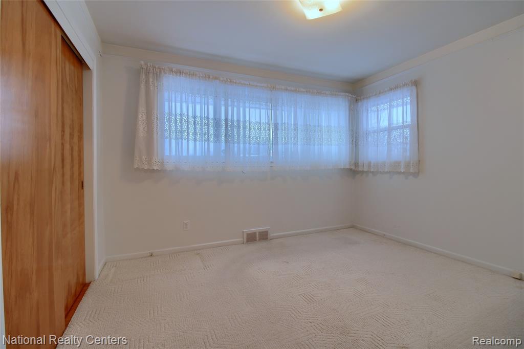 6511 Henry Ruff Road, Garden City, MI — Photo 17