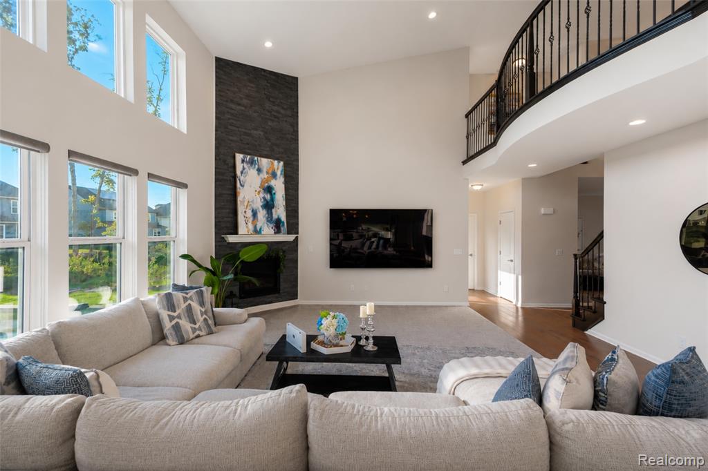 640 Allegheny Drive, South Lyon, MI 48178 — Photo 5