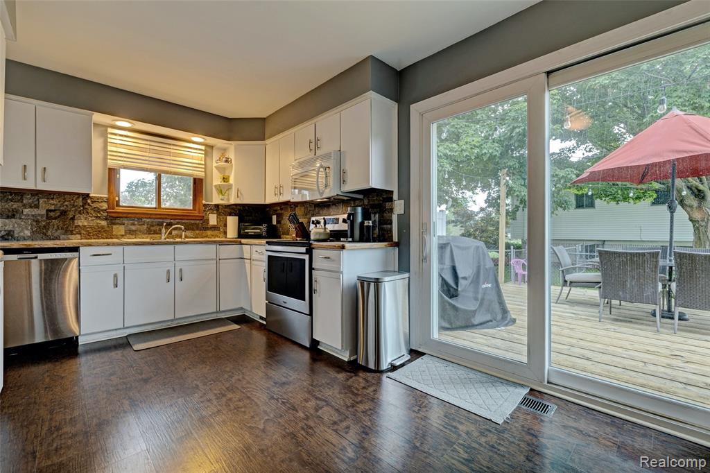 41429 Greenbriar Lane, Plymouth, MI 48170 — Photo 12