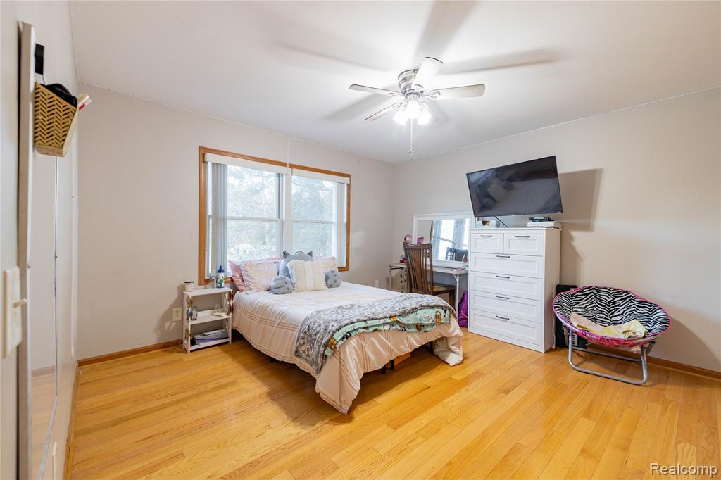 28101 Elwell Road, Belleville, MI 48111 — Photo 24