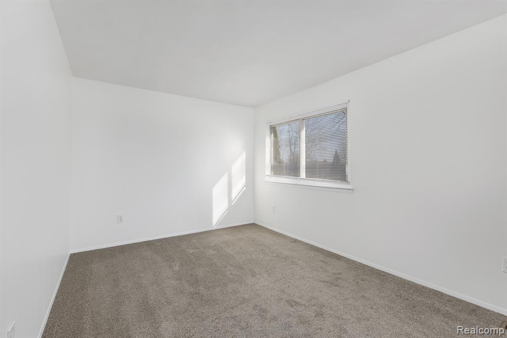 41421 AYRSHIRE Drive, Canton, MI 48188 — Photo 17