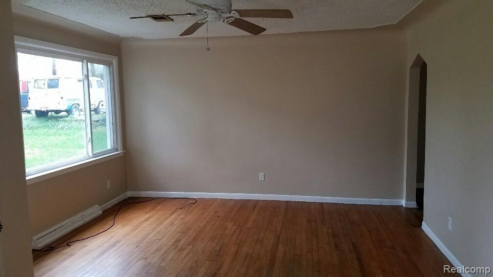 5124 HATCHERY Road, Waterford, MI — Photo 2
