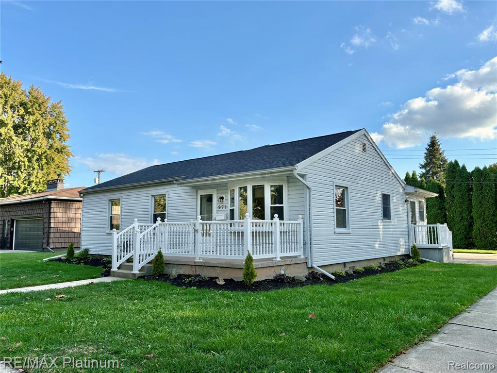 971 Strawberry Street, Dundee, MI 48131 — front exterior