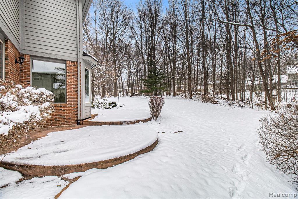 5641 Golf Pointe Drive, Clarkston, MI 48348 — Photo 35