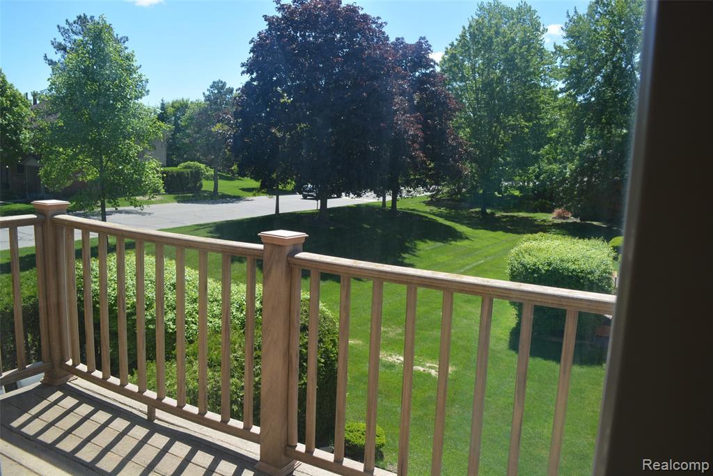 3883 OLD CREEK Road, 18, Troy, MI 48084 — Photo 23