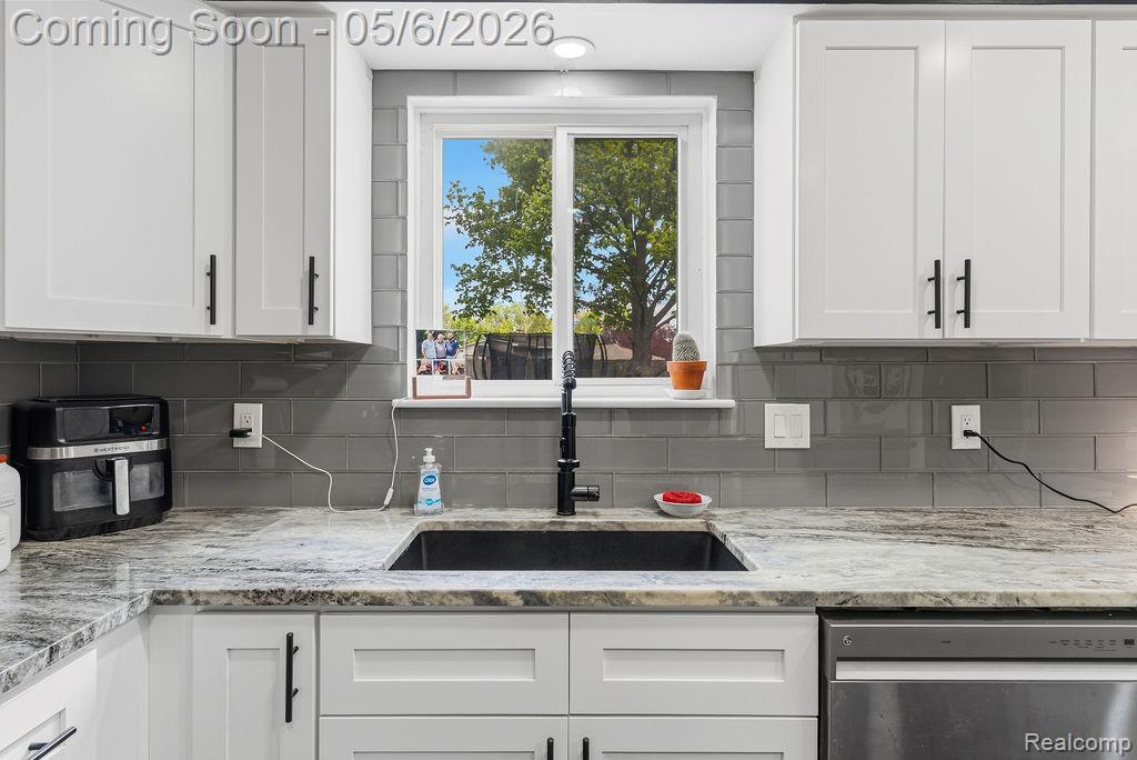 2049 E Hill Road, Grand Blanc, MI 48439 — Photo 19