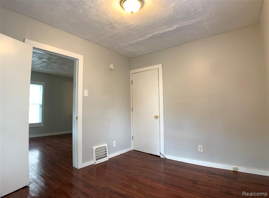 70 S Jessie Street, Pontiac, MI 48342 — Photo 17