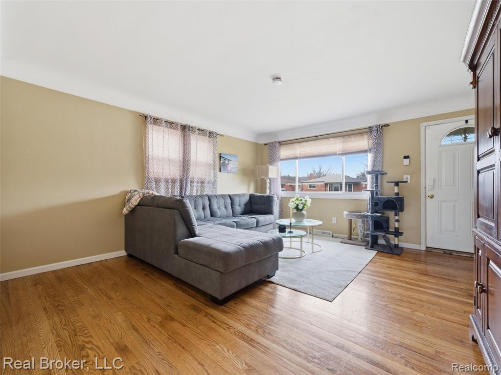 1584 Beaupre Avenue, Madison Heights, MI 48071 — Photo 11