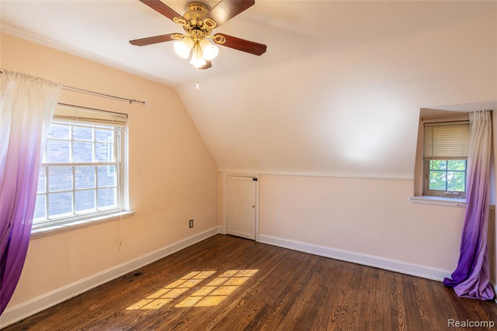 1481 Oxford Road, Grosse Pointe Woods, MI 48236 — Photo 8