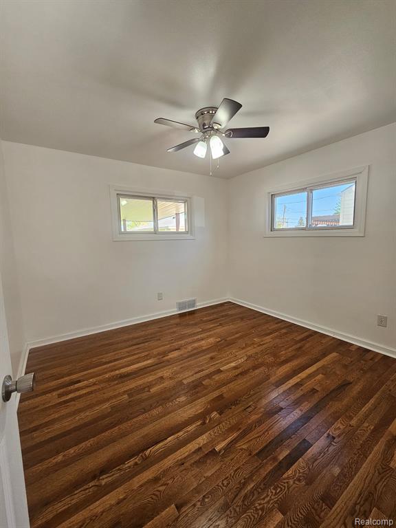 4055 17TH Street, Wyandotte, MI 48192 — Photo 28