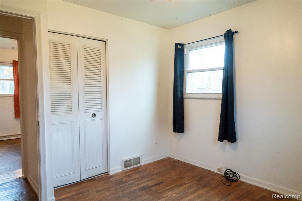 4480 TILLIE Drive, Flint, MI 48504 — Photo 6