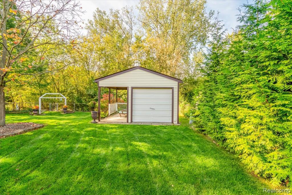 6877 Pittsford Street, Canton, MI 48187 — Photo 9