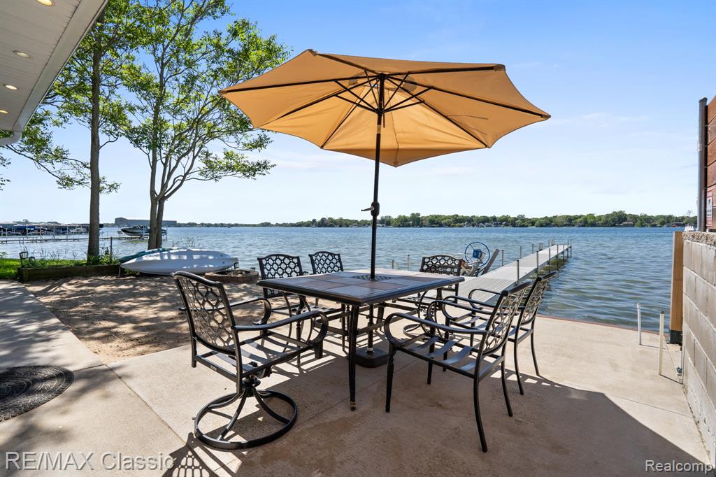 11478 E Shore Drive, Whitmore Lake, MI 48189 — Photo 4