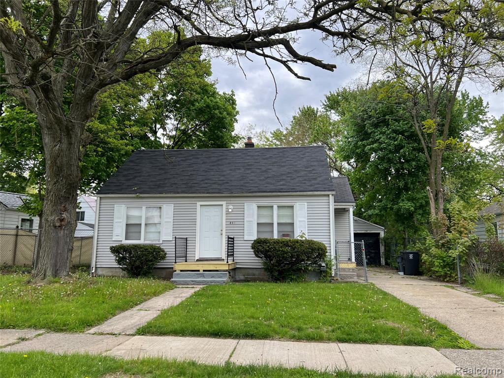 801 Hubbard Avenue, Flint, MI 48503 — front exterior