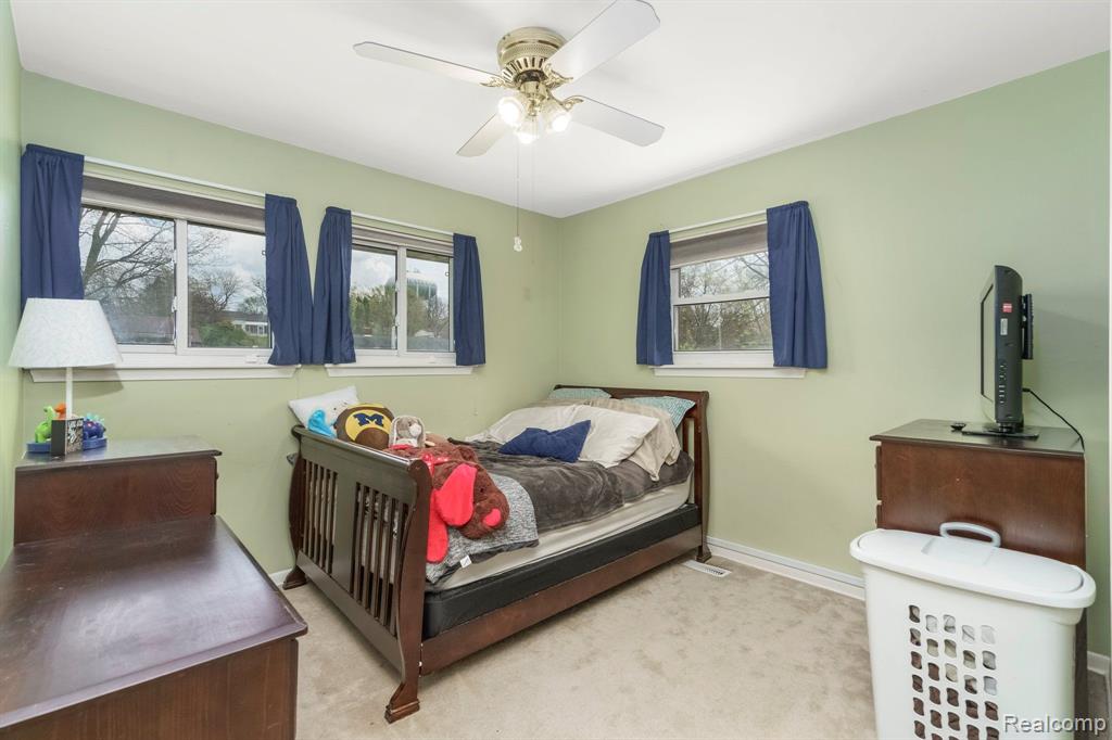 779 JOYCEIL Drive, Waterford, MI 48328 — Photo 35