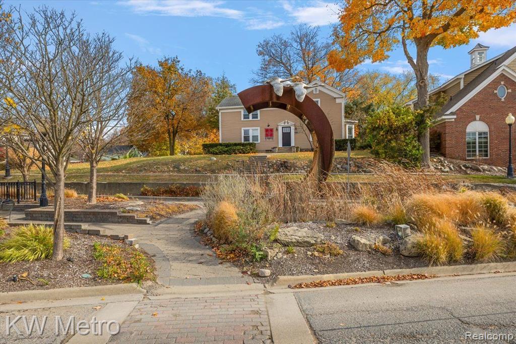 735 E HURON Street, Milford, MI 48381 — Photo 43