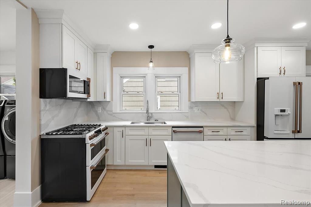 776 W LINCOLN Street, Birmingham, MI 48009 — Photo 10