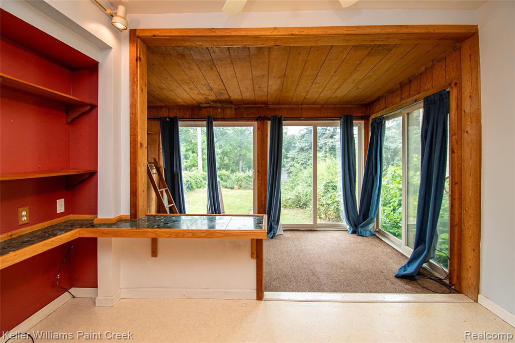 6903 Dandison Boulevard, West Bloomfield, MI 48324 — Photo 28