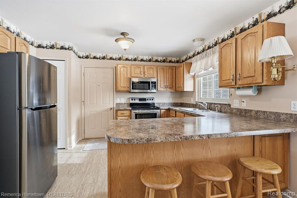 8930 Twin Lakes Drive, White Lake, MI — Photo 8