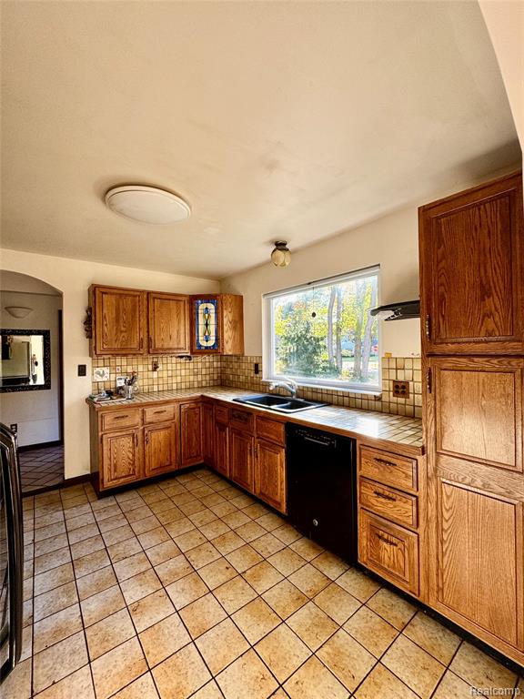 4260 E Newland Drive, West Bloomfield, MI 48323 — Photo 14