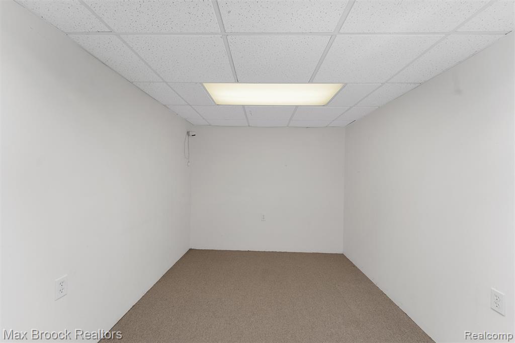 5946 Cherry Crest Drive, West Bloomfield, MI — Photo 43