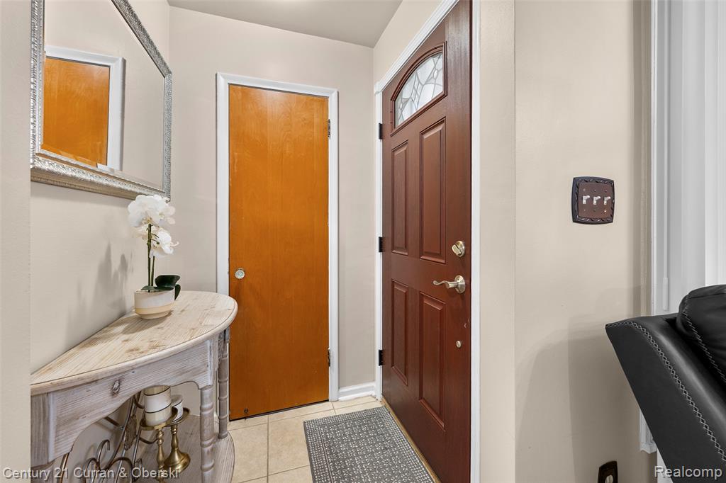5741 Hubbell Street, Dearborn Heights, MI 48127 — Photo 4