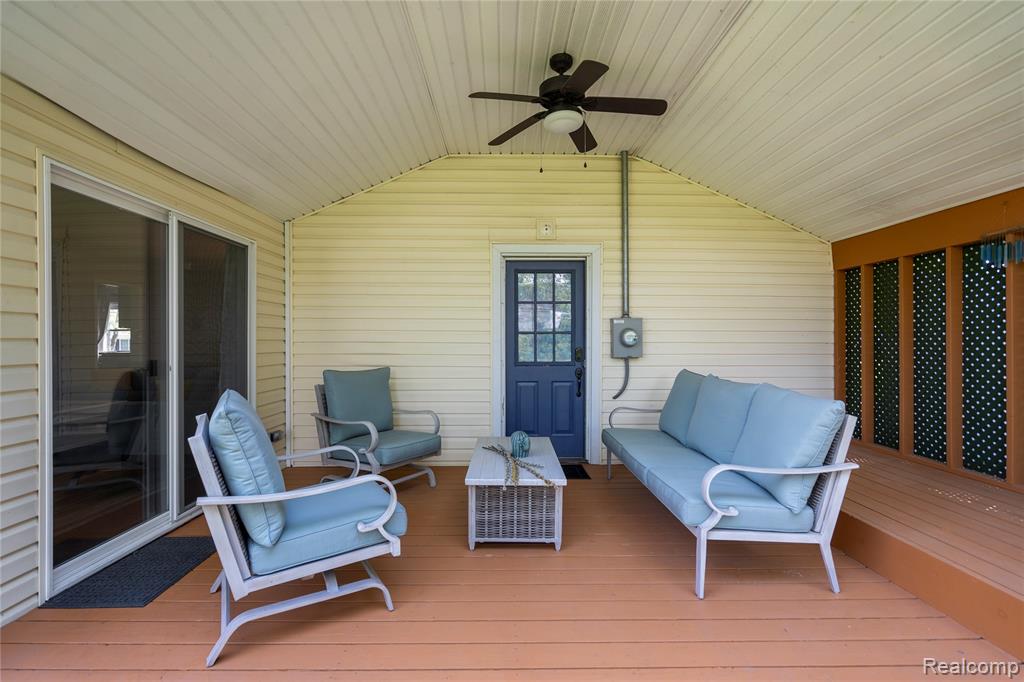 6226 Rowley Boulevard, Waterford, MI 48329 — Photo 16