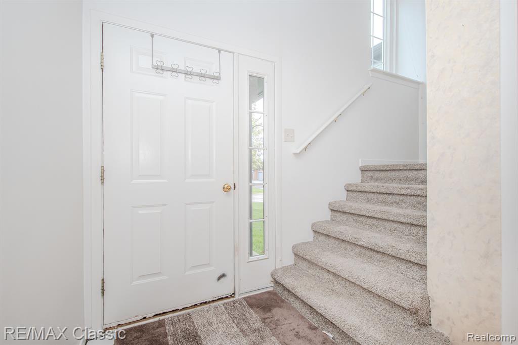 514 WINWOOD Circle, Walled Lake, MI 48390 — Photo 3