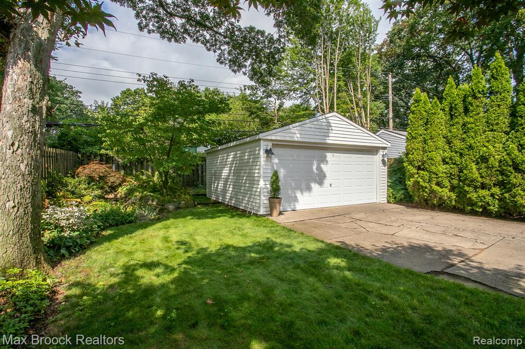 501 N Wilson Avenue, Royal Oak, MI 48067 — Photo 66