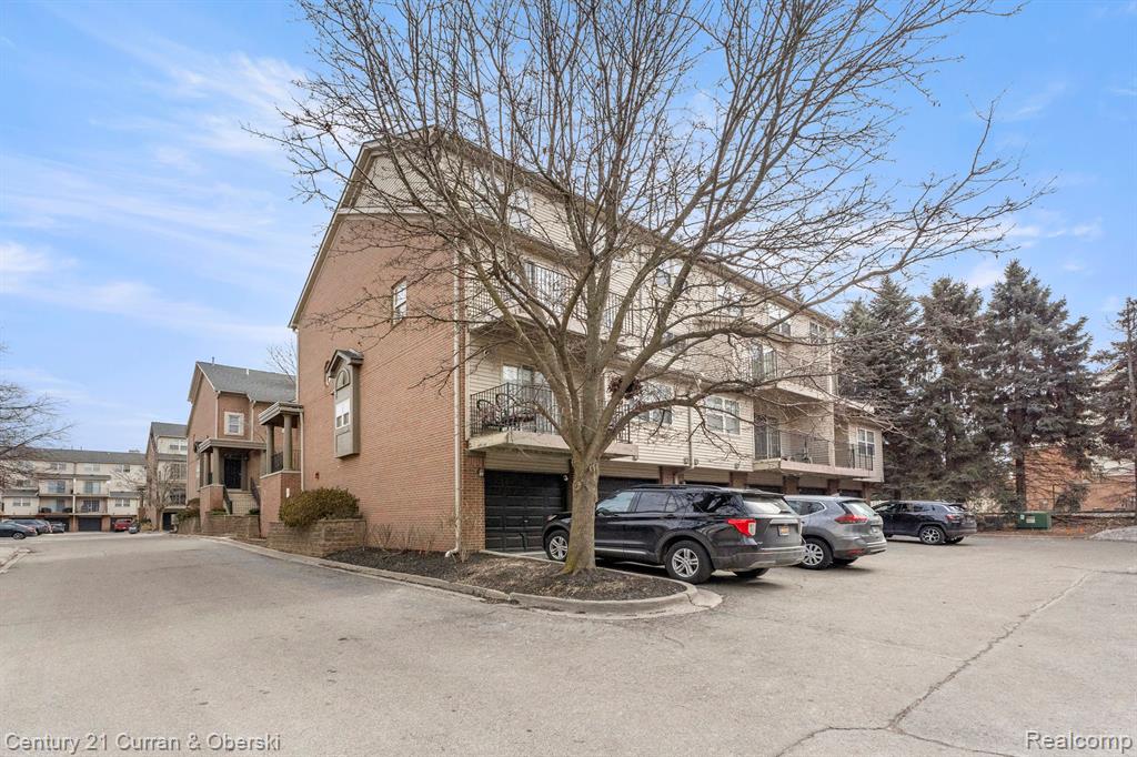 43 W VILLAGE Lane, Dearborn, MI 48124 — Photo 25
