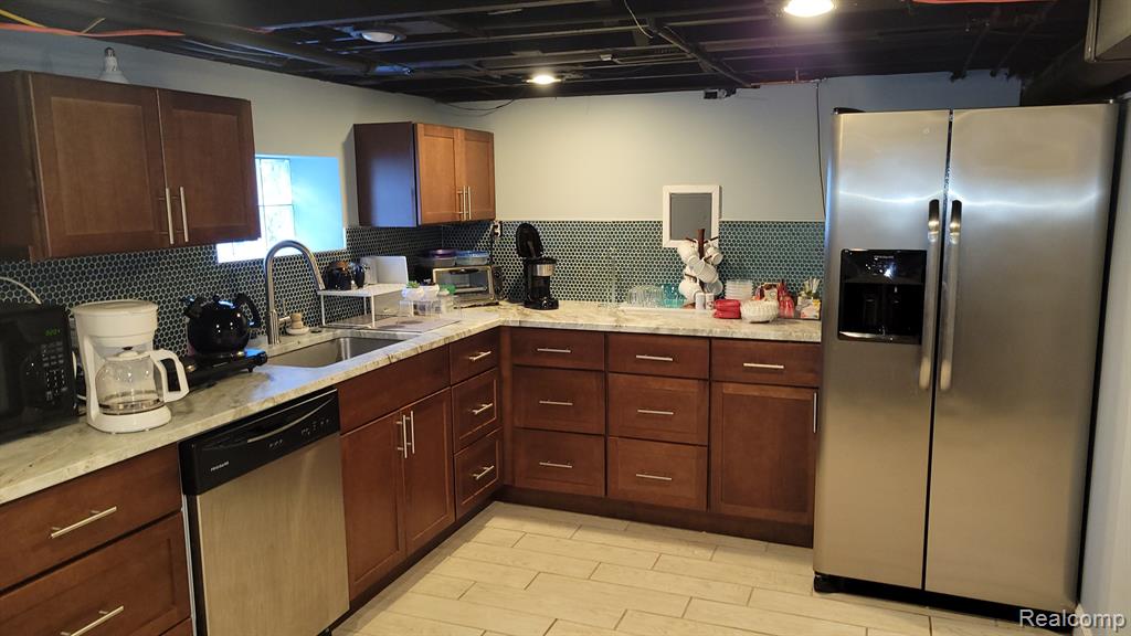 909 N MAIN Street, Royal Oak, MI 48067 — Photo 18