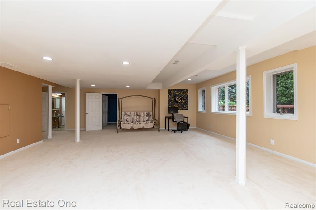 18090 Peninsula Way, Northville, MI 48168 — Photo 83