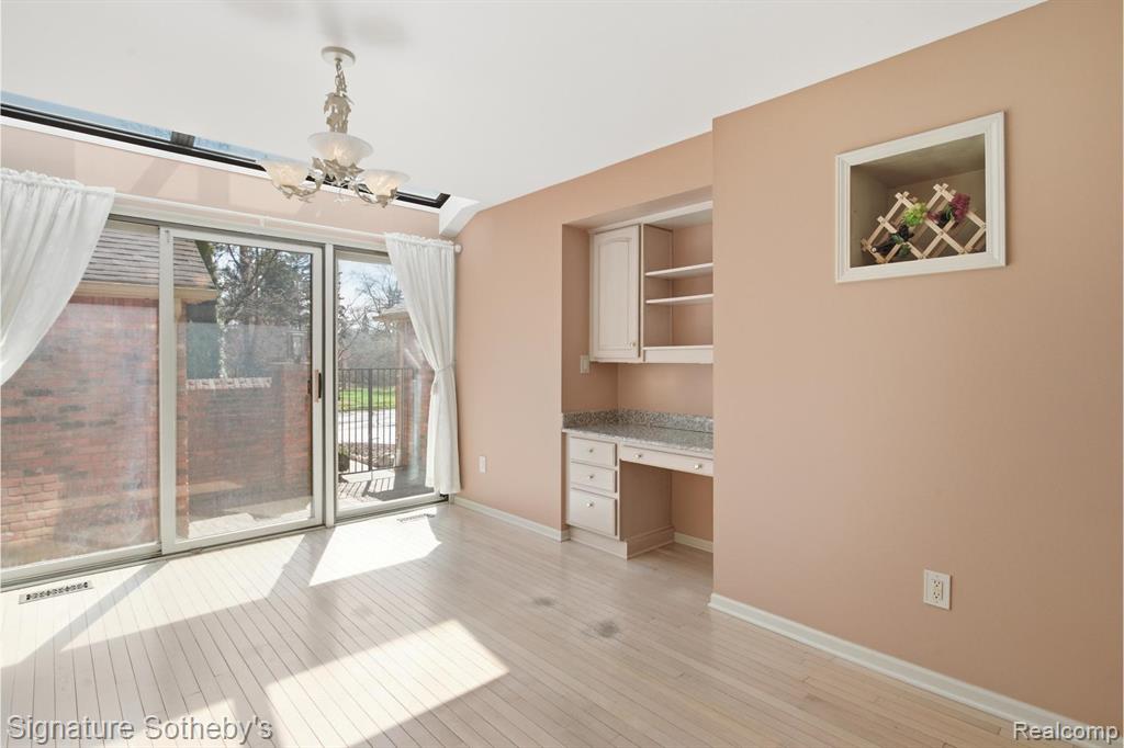 24122 Bingham Pointe Drive, 24, Bingham Farms, MI 48025 — Photo 12