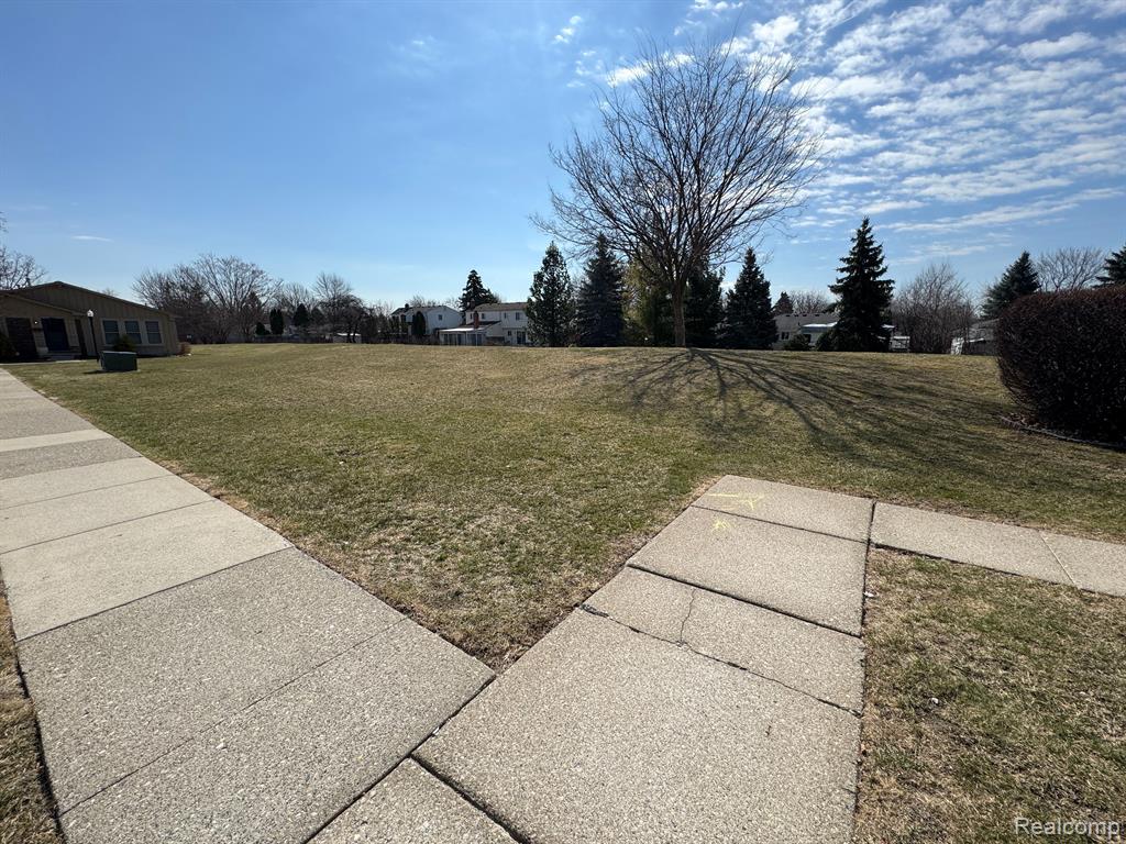 2774 Roundtree Drive, Troy, MI 48083 — Photo 6