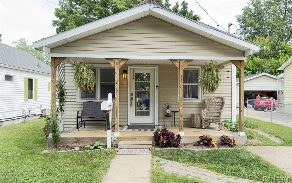 713 FRAZER Avenue, Owosso, MI 48867 — front exterior