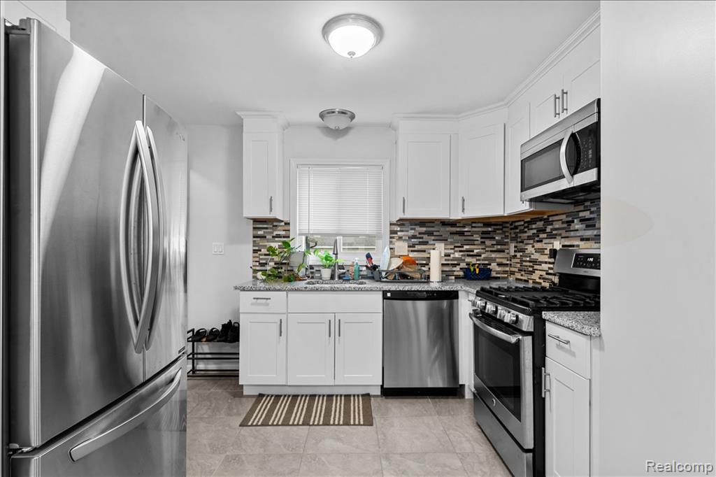 612 W Brockton Avenue, Madison Heights, MI 48071 — Photo 6