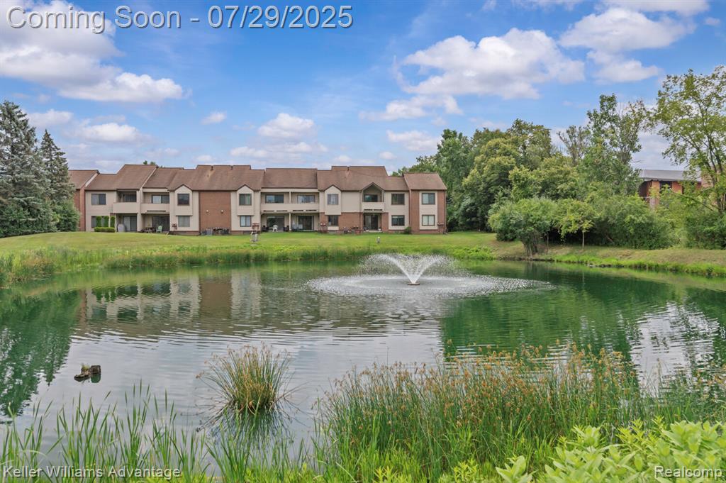 6660 Ridgefield Circle, 104, West Bloomfield, MI — Photo 40