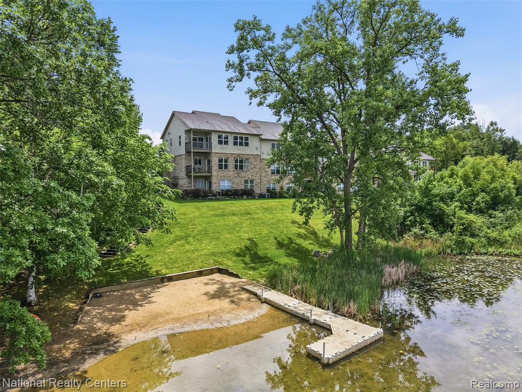 5905 High Pointe Court, Brighton, MI 48116 — Photo 20