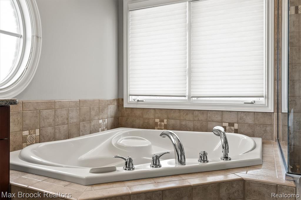 1045 Bennaville Avenue, Birmingham, MI 48009 — Photo 21