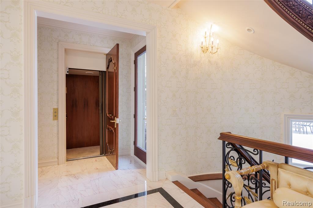 5165 Abbey Road, Rochester, MI, 48306