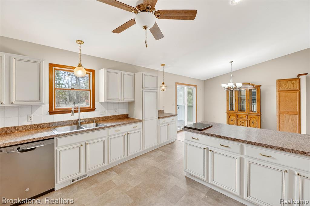 42645 Riggs Road, Van Buren, MI 48111 — Photo 15
