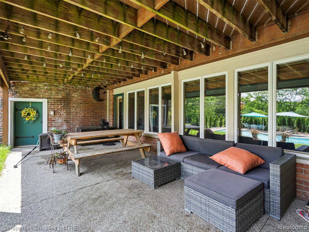 4383 Pine Tree Trail, Bloomfield Hills, MI 48302 — Photo 22