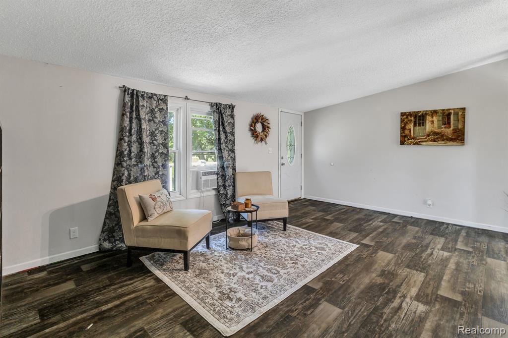 910 E MCARTHUR Street, Corunna, MI 48817 — Photo 10