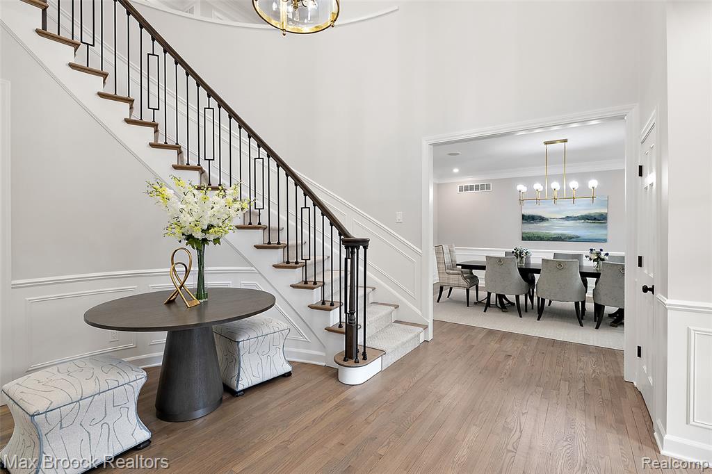 945 Wellsley Court, Bloomfield Hills, MI 48304 — Photo 2