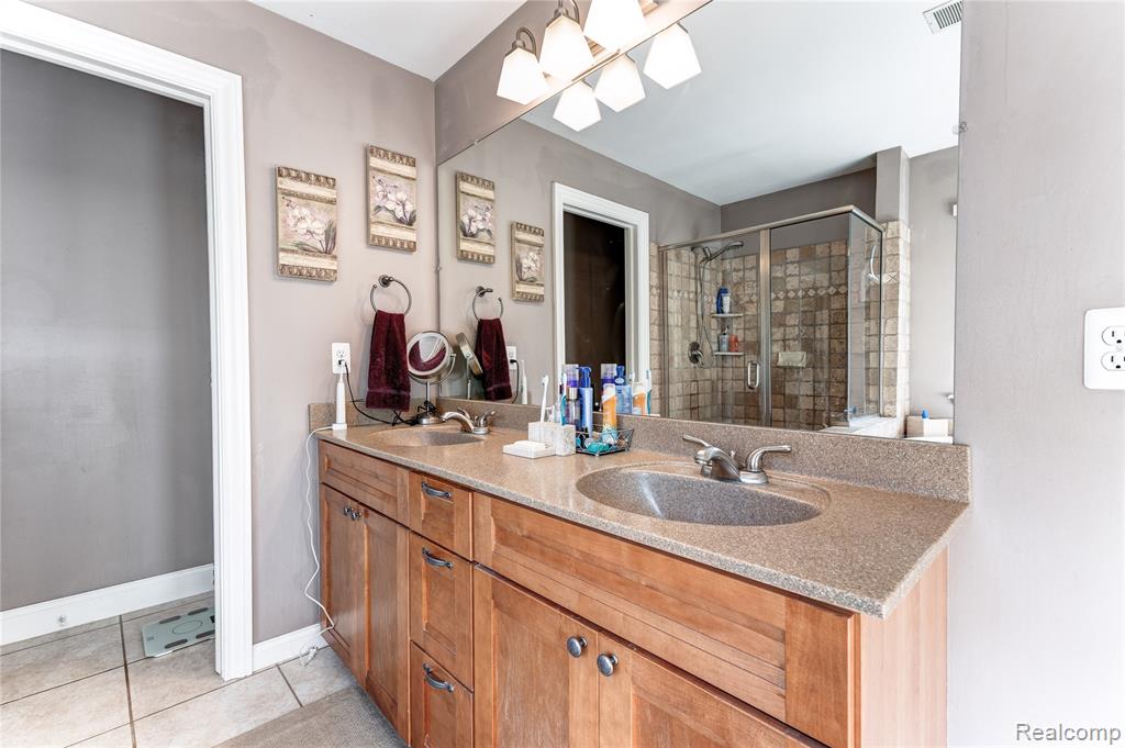 13445 Millie Court, Holly, MI 48442 — Photo 45