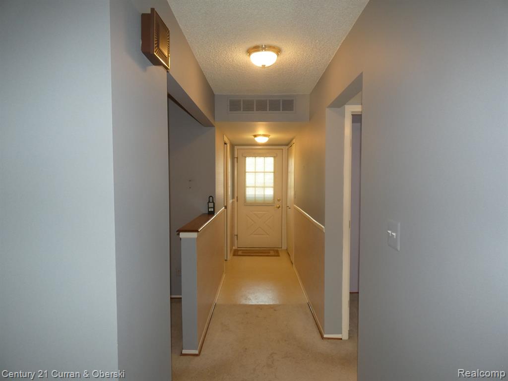 42563 PLYMOUTH HOLLOW Drive, Plymouth, MI 48170 — Photo 8
