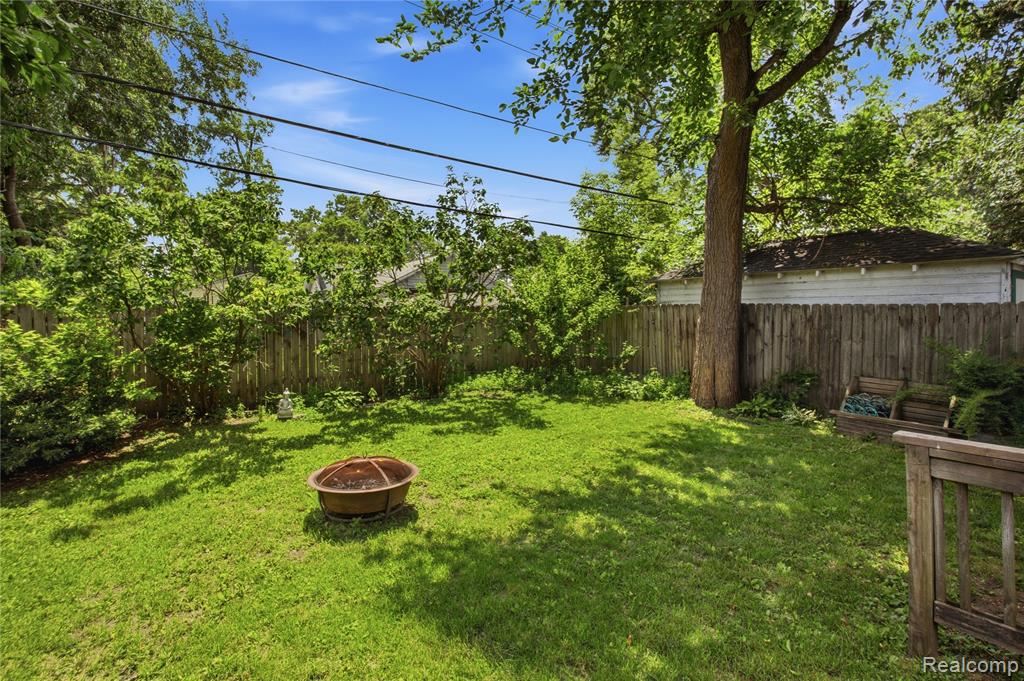536 E Maplehurst Street, Ferndale, MI 48220 — Photo 36