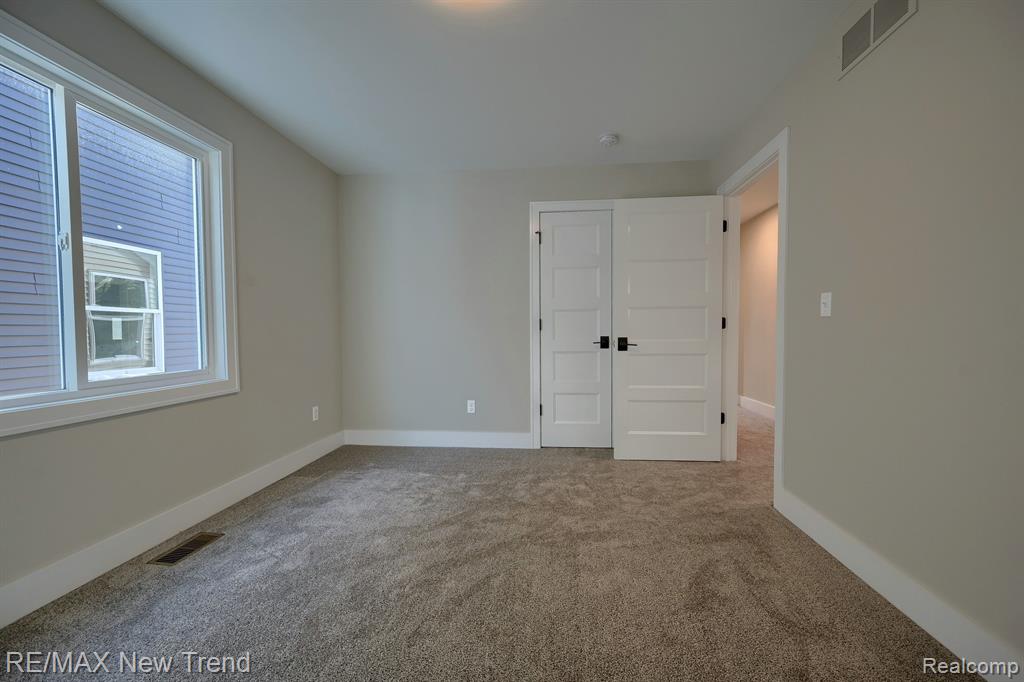 213 MOUNTAIN VIEW LANE, Milford, MI 48381 — Photo 30