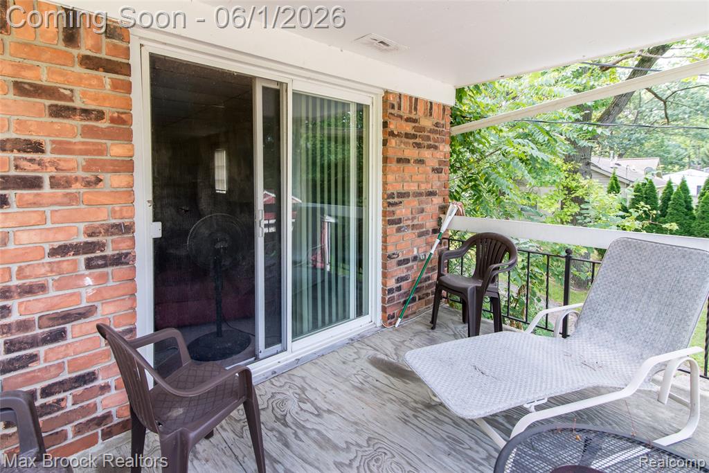 465 Robert Court, Auburn Hills, MI 48326 — Photo 8